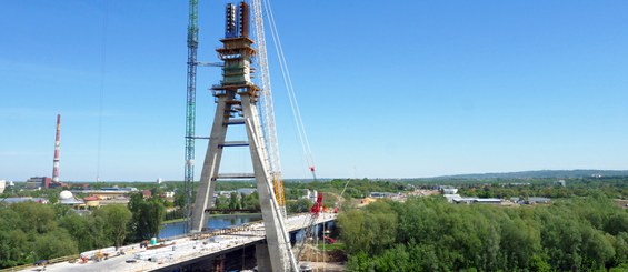 Most přes řeku Wislok, Rzeszów, Polsko
