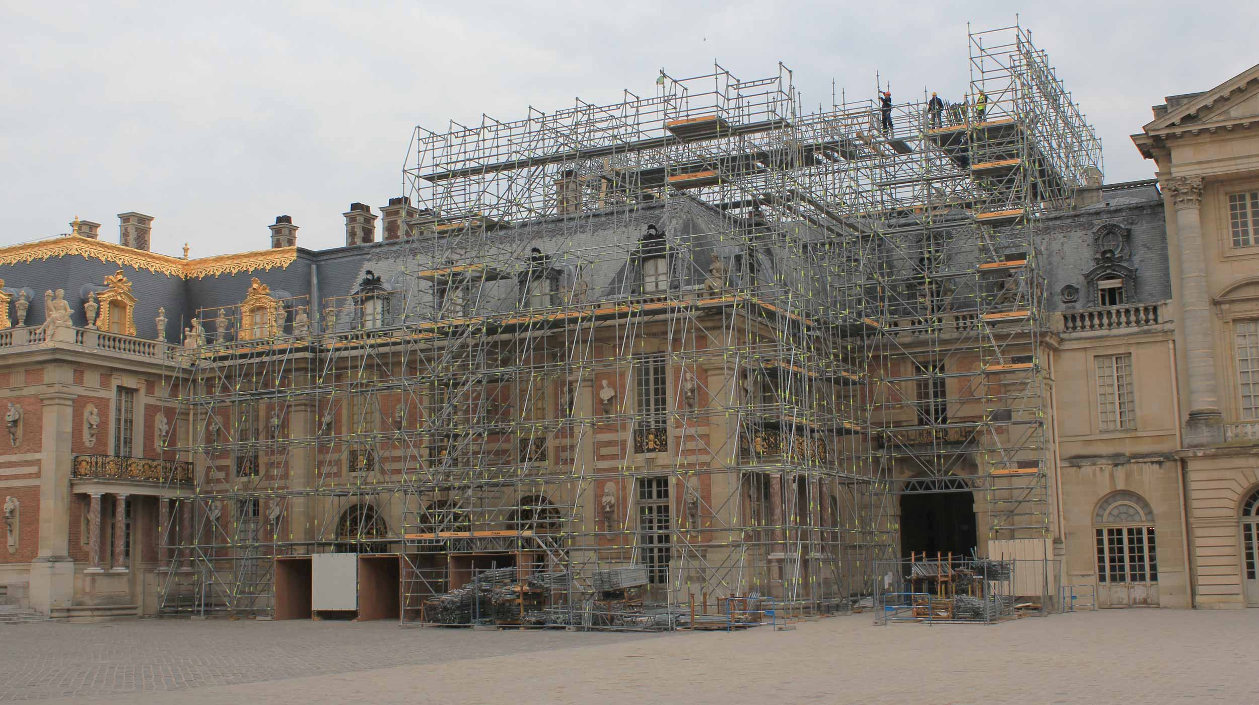 Rezidence francouzské monarchie a seznamu světového dědictví UNESCO, její obnova se povedla díky systému lešení, kde mohlo pracovat hodně různých pracovníků.